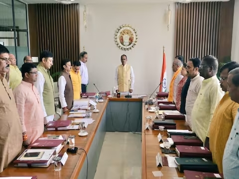 Read more about the article शिवराज कैबिनेट के बड़े फैसले, प्रतियोगी परीक्षाओं के लिए अब देनी होगी वन टाइम फीस