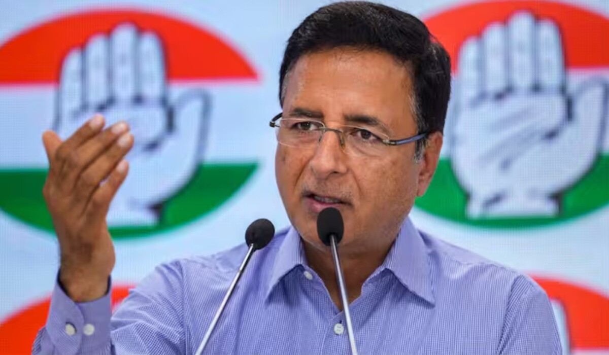 Read more about the article Haryana Politics: Randeep Surjewala हरियाणा सरकार को निशाना साधते हैं, ‘बेरोजगारी युवाओं को प्रवासी बना