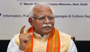 Haryana News: 'टेंट में न खाना मिलेगा, न ही बाहर चप्पलें'; पूर्व मुख्यमंत्री Manohar Lal ने Congress पर ताना मारा