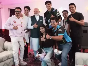 Read more about the article प्रधानमंत्री नरेंद्र मोदी ने मोबाइल और VR-बेस्ड गेम खेले