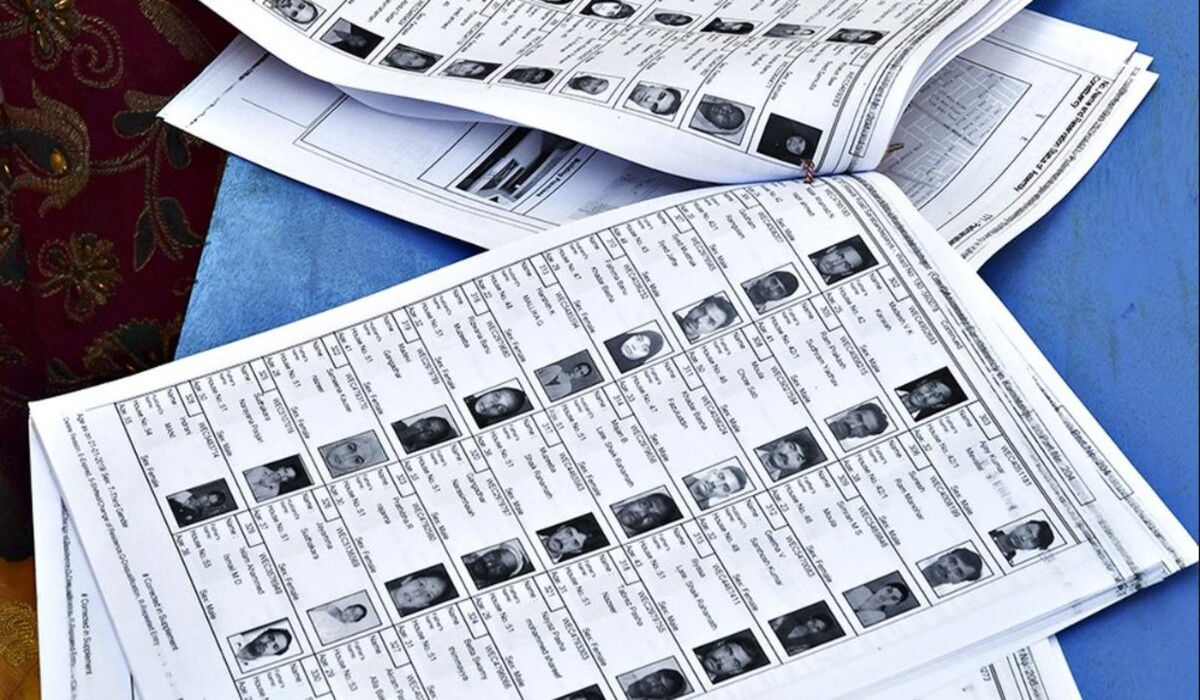 Read more about the article Voter List 2024: अगर आपका नाम मतदाता सूची में है, तो आपको इन 11 दस्तावेजों में से किसी एक को दिखाकर अपना वोट डालने की अनुमति होगी