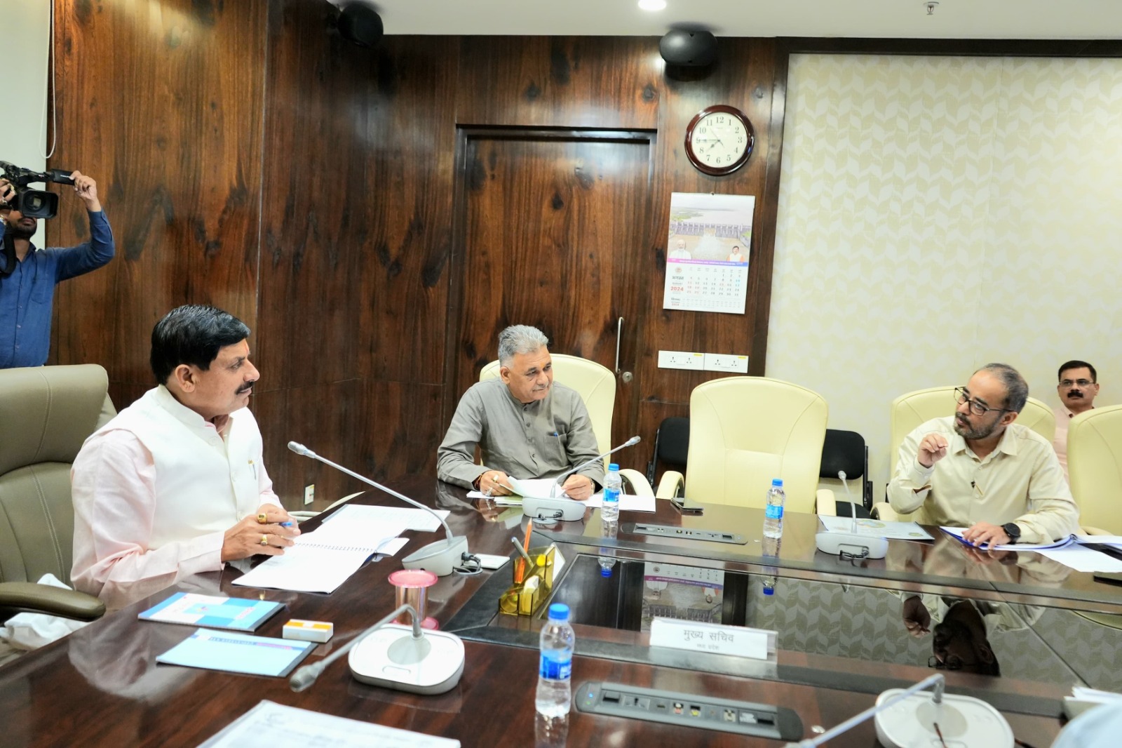 You are currently viewing MP के 5 जिलों में खुलेंगे आयुर्वेदिक कॉलेज, उज्जैन बनेगा मेडिकल टूरिज्म डेस्टिनेशन ; CM यादव ने की बड़ी घोषणा