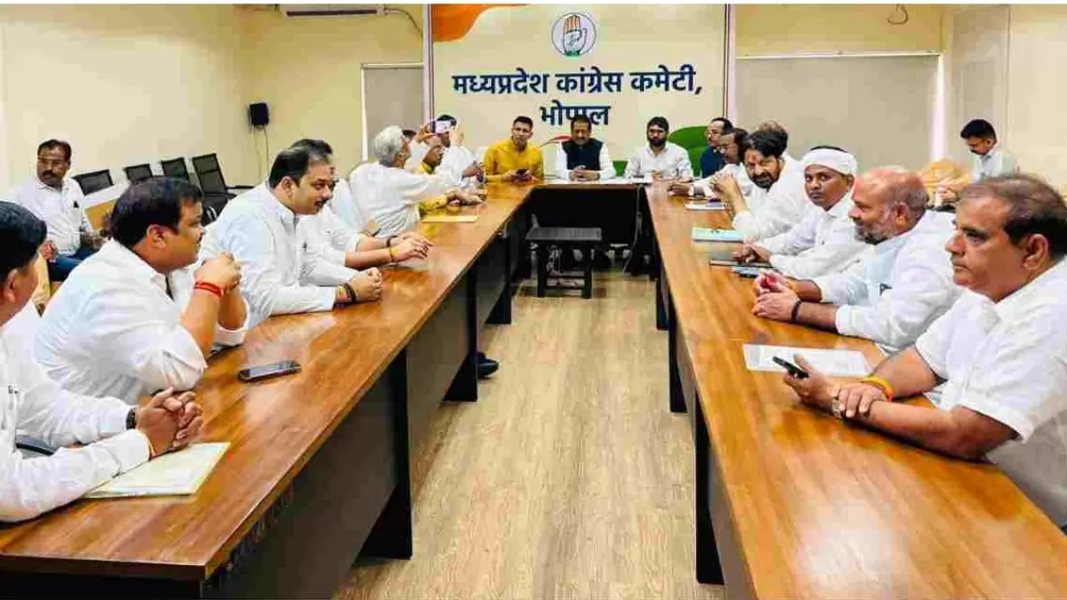 Read more about the article कांग्रेस पार्टी को लगा फिर एक झटके! PCC की दूसरी लिस्ट जारी होने के डेढ़ घंटे बाद प्रदेश सचिव ने दिया इस्तीफा, बोले – मेरी जगह किसी अनुभवी या युवा साथी को नियुक्त करें