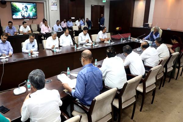 Read more about the article MP: नव नियुक्त मुख्य सचिव अनुराग जैन ने मंत्रालय में ली पहली बैठक, विकसित मध्यप्रदेश के रोडमैप को लेकर हुई चर्चा; बैठक में जैन ने टीम भावना के साथ काम करने पर जोर दिया