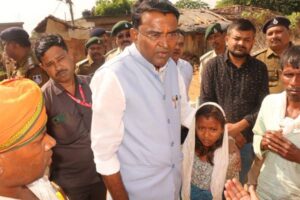 Read more about the article बांधवगढ़ नेशनल पार्क में गुस्साए हाथियों ने मचाया आतंक: 3 को कुचला, 2 की मौत, एक घायल; वन राज्य मंत्री ने शोक-संवेदना व्यक्त कर 8-8 लाख रुपये की सहायता राशि देने के आदेश जारी किए