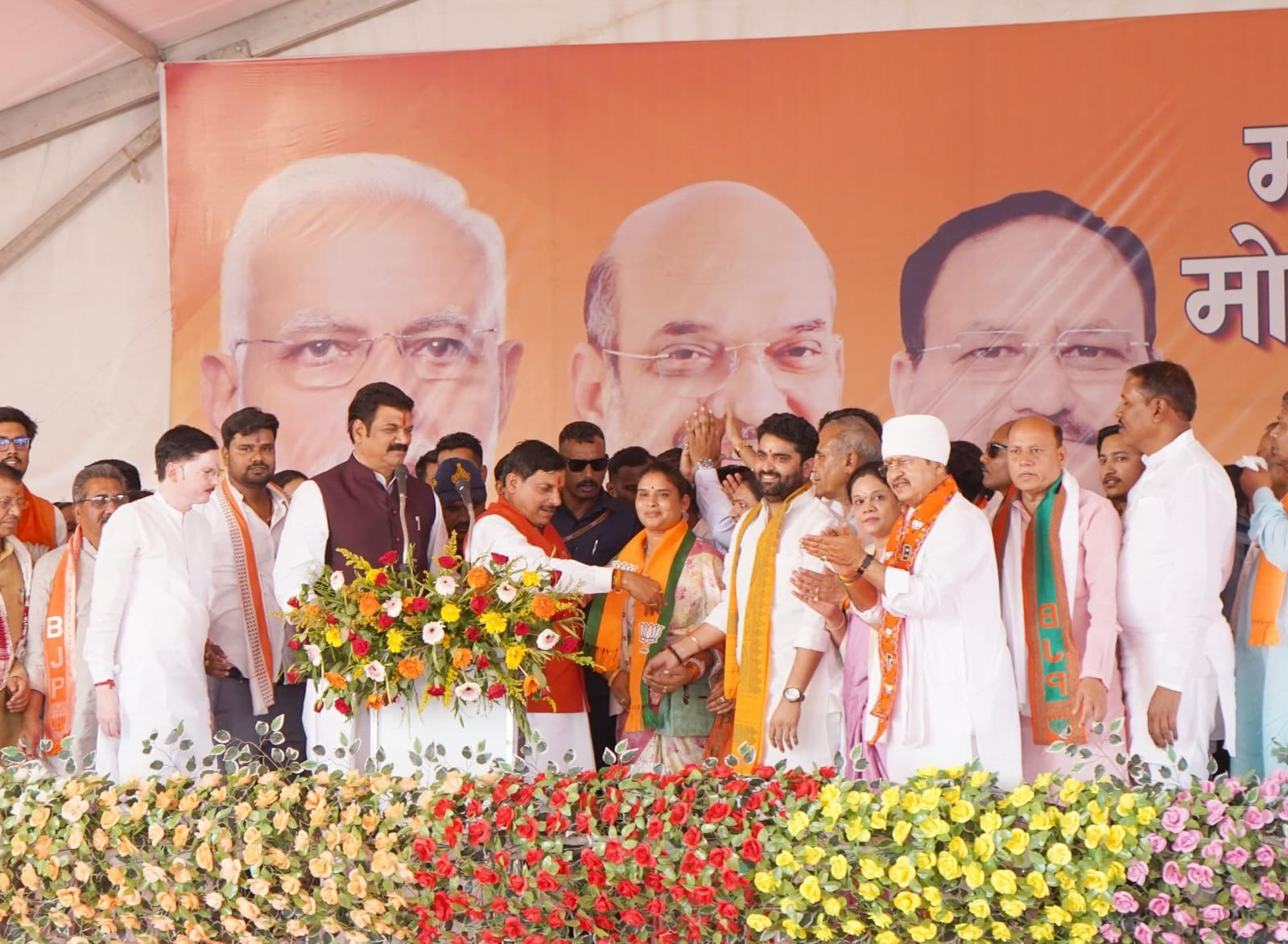 Read more about the article सियासी संकट में फंसी बीना विधायक! निर्मला सप्रे की विधानसभा सदस्यता रद्द करने की मांग को लेकर हाईकोर्ट पहुंची कांग्रेस, नेता प्रतिपक्ष उमंग सिंघार ने दायर की याचिका