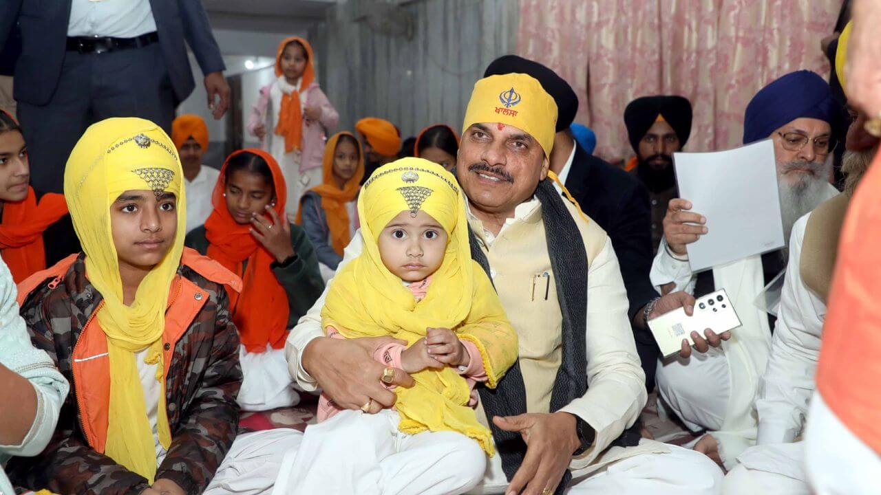 Read more about the article वीर बाल दिवस पर मुख्यमंत्री डॉ. मोहन यादव की ऐतिहासिक घोषणा, अब स्कूली पाठ्यक्रम में पढ़ाई जाएगी गुरु गोविंद सिंह जी के साहिबजादों की वीरता