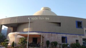 Read more about the article मध्यप्रदेश विधानसभा: राज्यपाल मंगुभाई पटेल के अभिभाषण से शुरू हुआ बजट सत्र, सीएम यादव बोले -‘सबकी भावनाओं के अनुरूप होगा बजट; काले नकाब और तख्तियों संग विधानसभा पहुंचे कांग्रेस विधायक