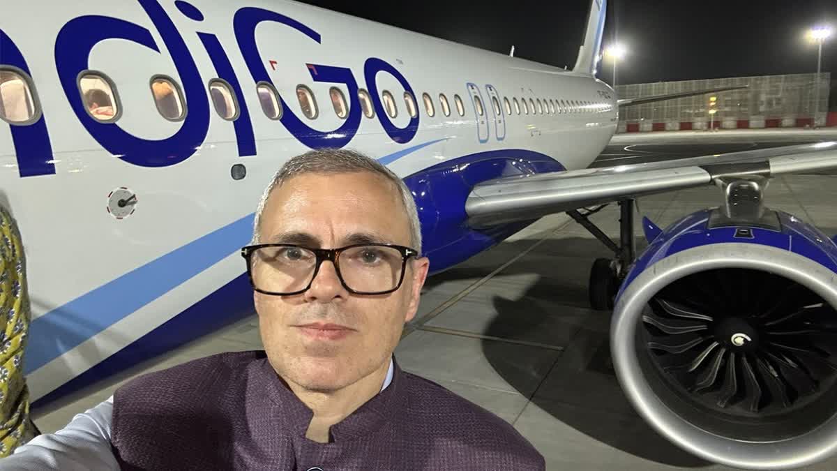 Read more about the article फ्लाइट में फंसे उमर अब्दुल्ला, जयपुर में प्लेन की सीढ़ियों पर खड़े होकर निकली भड़ास; कहा – दिल्ली एयरपोर्ट बना ‘बर्बादी’ का मंजर!