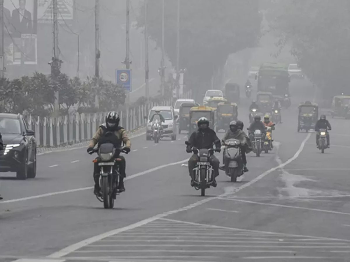 You are currently viewing मध्यप्रदेश में मौसम ने बदला मिज़ाज: 40 से ज़्यादा जिलों में आंधी, बारिश और गरज-चमक का अलर्ट जारी, तापमान 40 डिग्री से नीचे!