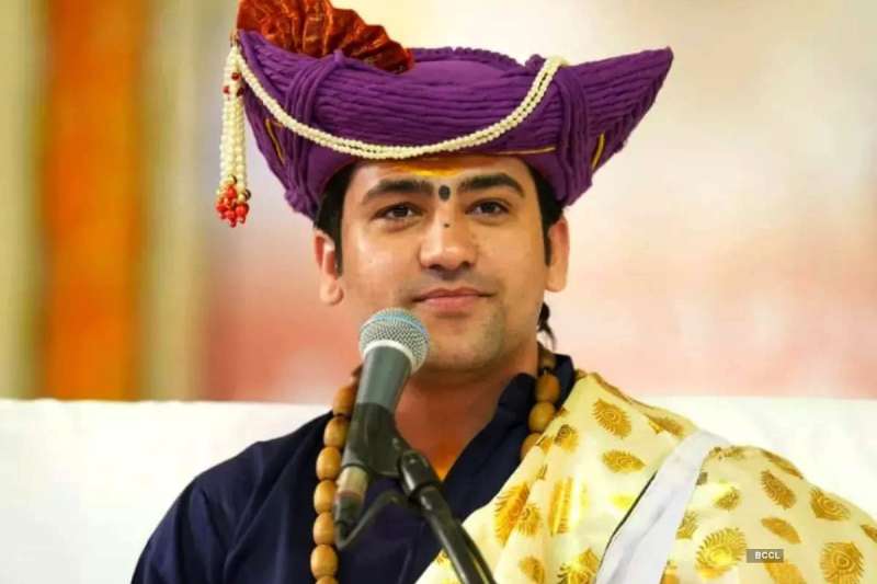 Read more about the article देशद्रोही बयान पर फंसे धीरेंद्र शास्त्री, कोर्ट ने दिया 20 मई को पेश होने का आदेश; महाकुंभ में नहीं जाने वालों को कहा था देशद्रोही!