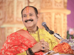 Read more about the article जयपुर में कथा के मंच से उठे विवादित बोल: कथावाचक प्रदीप मिश्रा की नाभि और पहनावे को लेकर टिप्पणी से मचा बवाल, बोले- लड़कियों की नाभि ढकी रहेगी, तो सुरक्षा बनी रहेगी!