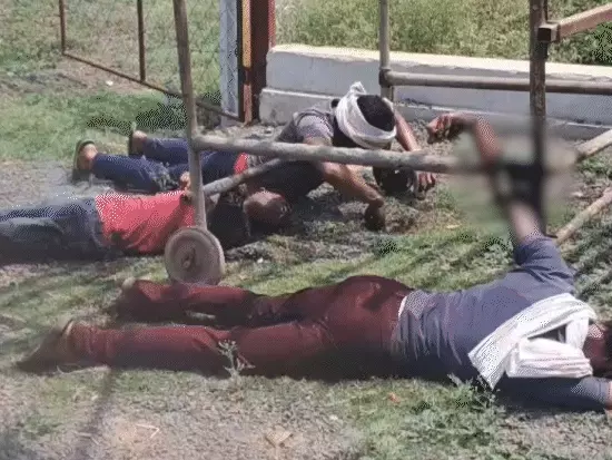 Read more about the article नरसिंहपुर और बुरहानपुर में करंट से मौतें: नरसिंहपुर में हाईटेंशन लाइन की चपेट में आए 6 मजदूर, 3 की मौत मौके पर; बुरहानपुर में करंट से 9 साल की बच्ची की मौत, सीएम मोहन यादव ने जताया दुख!