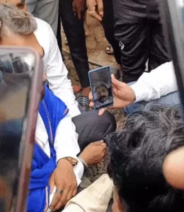 Read more about the article सागर में जमीन विवाद ने ली युवक की जान, परिजनों ने अंतिम संस्कार से किया इनकार; शव रखकर प्रदर्शन जारी, कांग्रेस प्रदेशाध्यक्ष जीतू पटवारी और भीम आर्मी प्रमुख चंद्रशेखर आजाद परिवार से मिले!