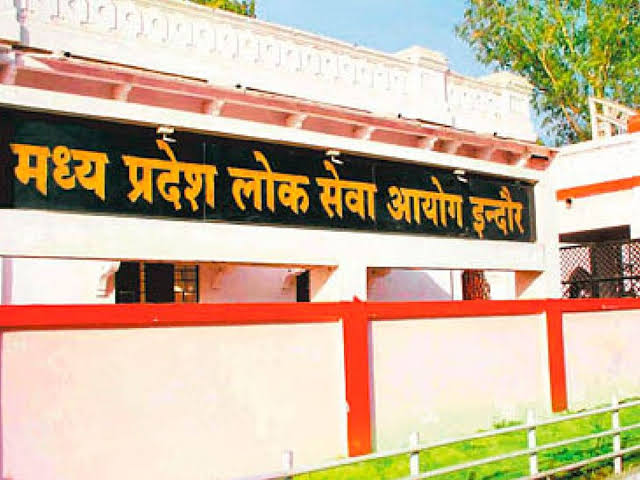 Read more about the article डॉ. मोहन यादव के नेतृत्व में रिकॉर्ड तोड़ नियुक्तियाँ, MPPSC ने रचा नया इतिहास: 3,756 पदों पर भर्ती, 5,562 और पदों की प्रक्रिया जारी!