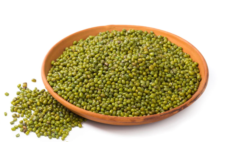 Read more about the article हरी मूंग दाल: सेहत का खजाना, जो आपके शरीर को दे ऊर्जा, मजबूती और संतुलन