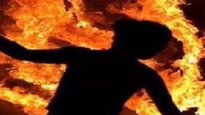 Read more about the article ओडिशा में 15 साल की छात्रा को ज़िंदा जलाने की कोशिश, तीन बदमाशों ने बीच रास्ते किया हमला; AIIMS में भर्ती, हालत नाजुक!