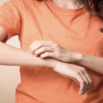 बारिश के मौमस में स्कीन प्रॉब्लम, इन तरीकों को अपनाएं मिलेगा आराम