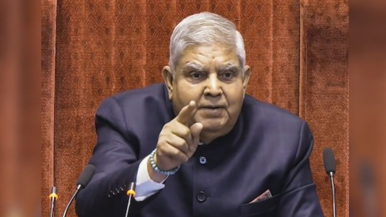 Read more about the article धनखड़ के अचानक इस्तीफे से खाली हुआ देश का दूसरा सबसे बड़ा संवैधानिक पद: सबसे आगे थावरचंद गहलोत का नाम, ओम माथुर और विपक्ष से हरिवंश नारायण भी रेस में!