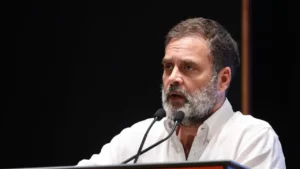 Read more about the article राहुल गांधी का बड़ा हमला: चुनाव आयोग पर वोट चोरी में मिलीभगत का आरोप, पेश किए 5 ठोस सबूत; राहुल का दावा: 1 लाख वोट चोरी हुए!