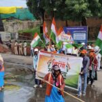 सफाई कर्मियों द्वारा सवारी मार्ग को स्वच्छ कर हर घर तिरंगा हर घर स्वच्छता का संदेश दिया गया