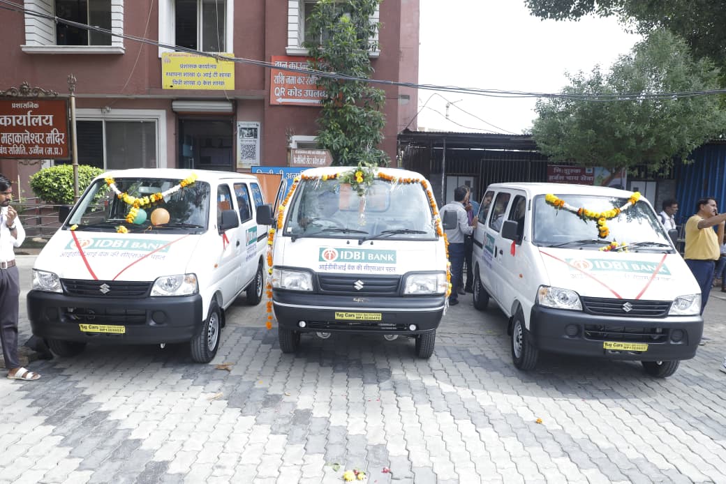 Read more about the article श्री महाकालेश्वर मंदिर में आई.डी.बी.आई. बैंक की ओर से 03 वाहन दान में प्राप्त