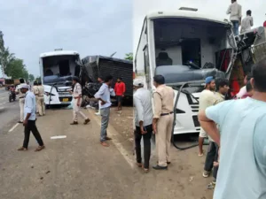 Read more about the article सीहोर के आष्टा में बड़ा सड़क हादसा: दो बसों की टक्कर में 8 यात्री घायल, चार्टर्ड बस पलटी; घंटों लगा जाम!