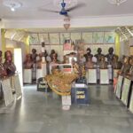 अनोखा मंदिर: जहां एक ही छत के नीचे वीर जवानों से लेकर गांधी–नेहरू तक सबको मिली जगह