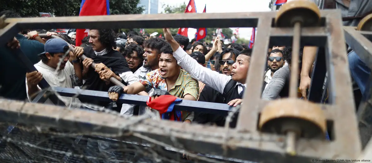 You are currently viewing नेपाल के विरोध-प्रदर्शन में 20 की मौत, 200 घायल