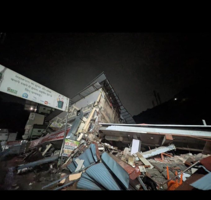 You are currently viewing देहरादून के सहस्त्रधारा में बादल फटा, टपकेश्वर मंदिर डूबा