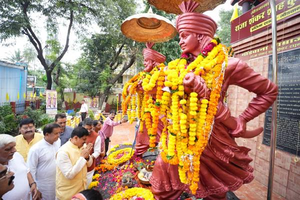 Read more about the article जबलपुर में सीएम ने कहा-आदिवासी हिंदू हैं