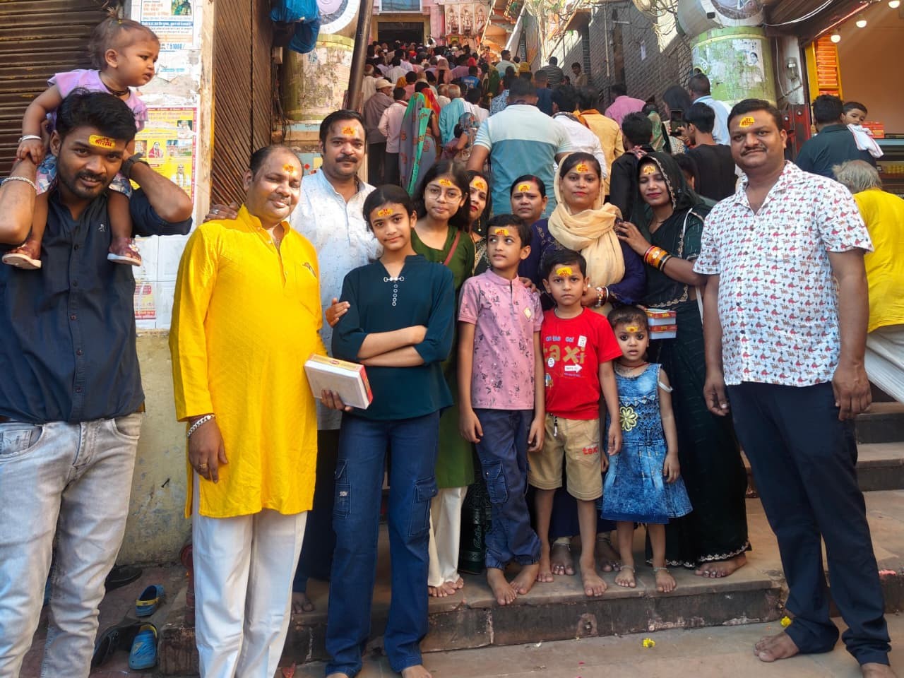 Read more about the article नेपाल हिंसा में फंसे छतरपुर के 14 लोग: बच्चों और महिलाओं संग होटल में कैद, PM–CM से लगाई मदद की गुहार; CM मोहन यादव बोले – हरसंभव मदद करेंगे!