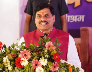 Read more about the article वृंदावन में CM मोहन यादव बोले – उज्जैन-श्रीकृष्ण का 5000 साल पुराना नाता; जीवनदीप आश्रम का किया लोकार्पण, संत समाज को भी दिया सिंहस्थ-2028 का न्योता!