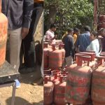Bhopal में गैस की कालाबाजारी, छापेमारी में 40 से ज्यादा सिलेंडरों में वजन कम निकला, कई के टूटे थे सील