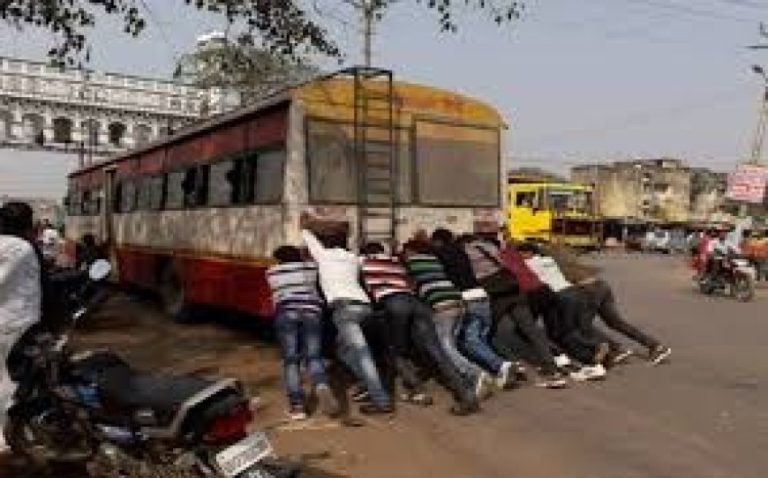 एमपी में 15 साल पुरानी बसें होंगी बंद: हाईकोर्ट ने खारिज की ऑपरेटरों की याचिकाएं, 899 खटारा बसों पर कार्रवाई तय