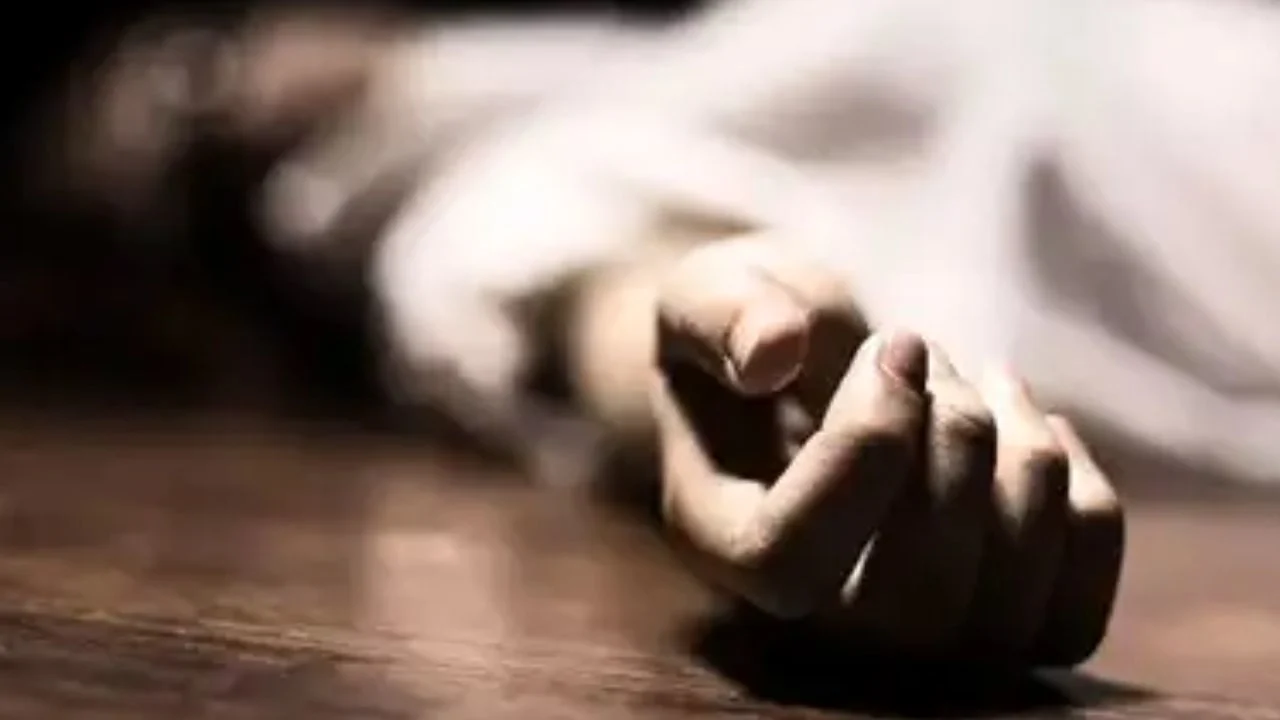 Ambikapur: ‘मम्मी, पापा से ज्यादा शराब पीती थीं’, नशे में पति-पत्नी के बीच मारपीट, घर में मिली महिला की अर्धनग्न लाश
