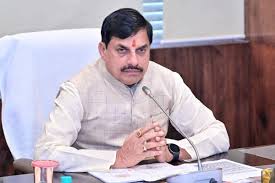 You are currently viewing प्रधानमंत्री की अपील के बाद बदल रहा सरकारी सफर: अब इलेक्ट्रिक कार में चलेंगे सीएम मोहन यादव, काफिले में शामिल होगी नई EV