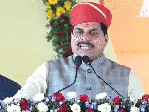 You are currently viewing महिदपुर में विपक्ष पर सीएम का निशाना, 207 करोड़ के विकास कार्यों का लोकार्पण