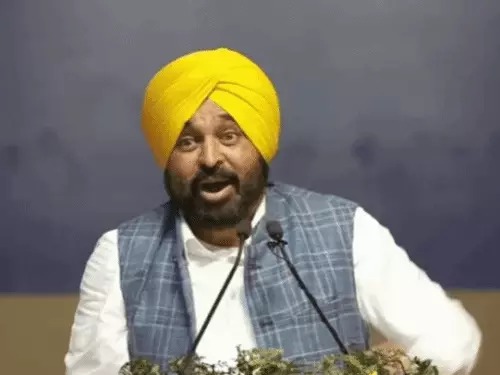 You are currently viewing पंजाब में 7 लाख कर्मचारी हड़ताल पर, CM मान बोले- पहले हड़ताल खत्म करें, फिर होगी बातचीत