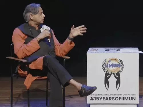 You are currently viewing थरूर बोले- RSS की विचारधारा में बदलाव नहीं, लेकिन भागवत के बयान युवाओं को लेकर नई सोच का संकेत