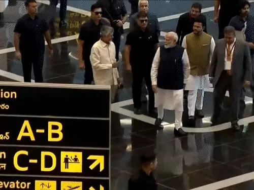 You are currently viewing PM मोदी का आंध्र प्रदेश दौरा: अमरावती में रोड शो के बाद भोगापुरम एयरपोर्ट टर्मिनल का उद्घाटन, 5000 करोड़ की परियोजना तैयार