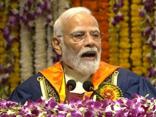 You are currently viewing दिल्ली-IIT में मोदी बोले- सिर्फ सवाल मत पूछिए, समाधान भी खोजें: अगले 35 साल आपका काम बनेगा विकसित भारत की नींव
