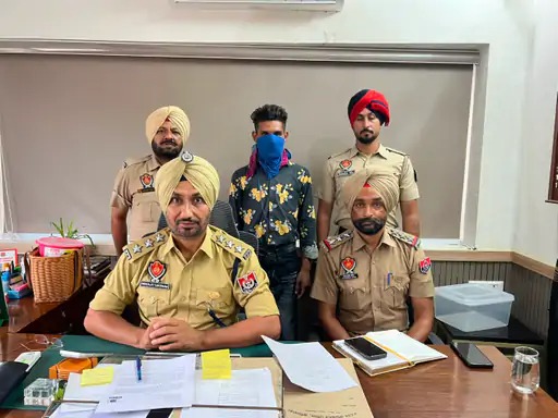 You are currently viewing लुधियाना में युवक की हत्या का खुलासा: ईंट से हमला कर शव बेडशीट में लपेटा, कंधे पर रखकर 1Km तक ले गया आरोपी