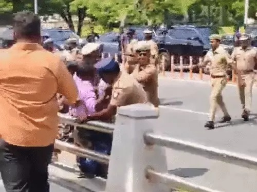 CM विजय के काफिले तक पहुंचे प्रदर्शनकारी, सुरक्षा घेरा तोड़ा: हिरासत में लिए गए 8 लोग युवक की मौत मामले में न्याय की मांग कर रहे थे